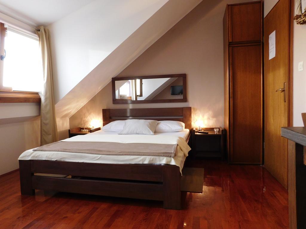 Apartments And Rooms Stefanac Slunj Exterior foto