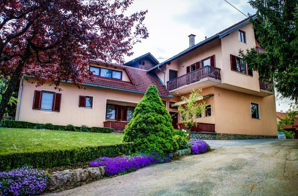 Apartments And Rooms Stefanac Slunj Exterior foto