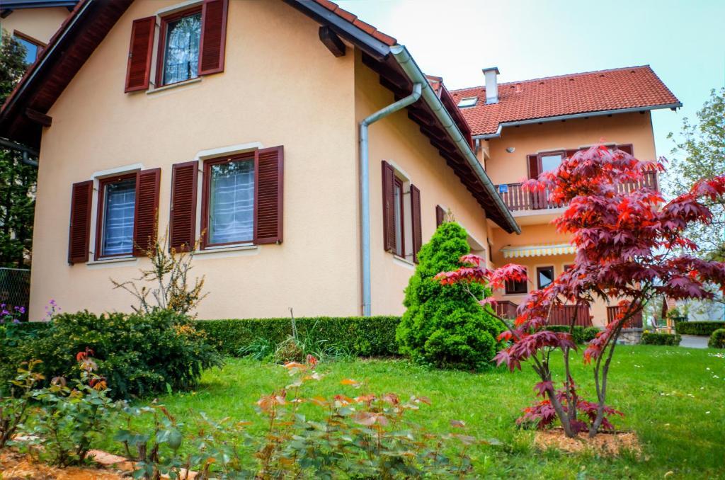 Apartments And Rooms Stefanac Slunj Exterior foto