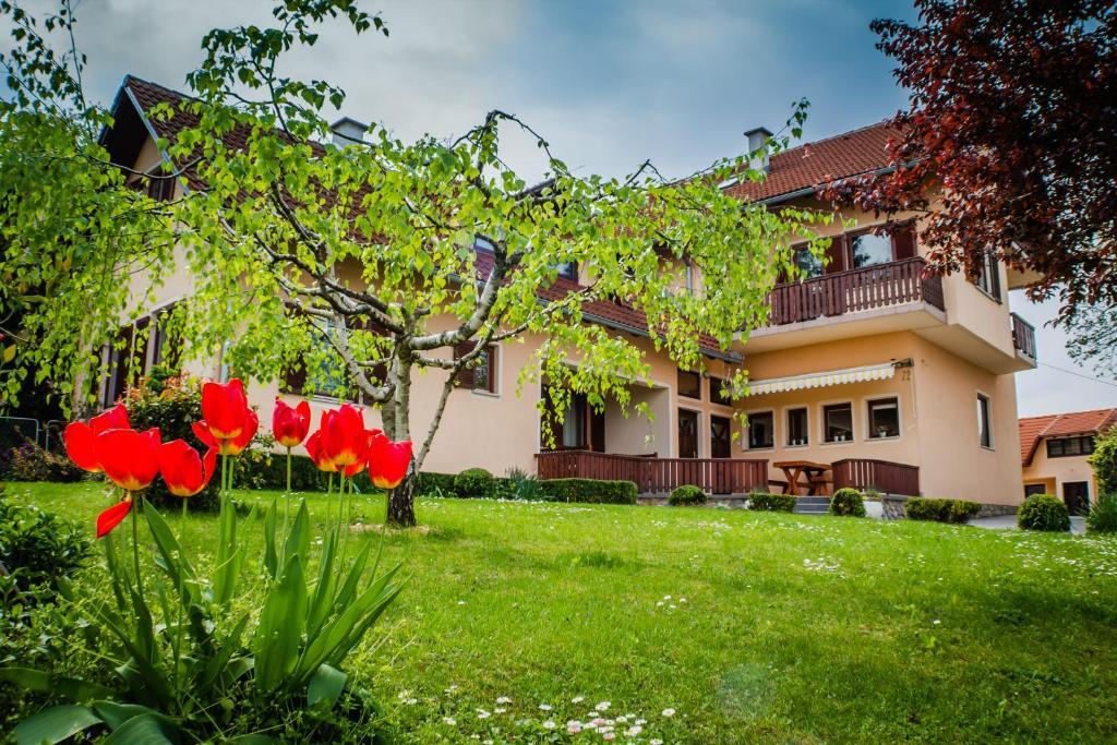 Apartments And Rooms Stefanac Slunj Exterior foto